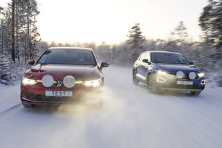 Test 31 zimních pneumatik pro rok 2025: Hromada „odpadu“ a jen jeden jasný vítěz